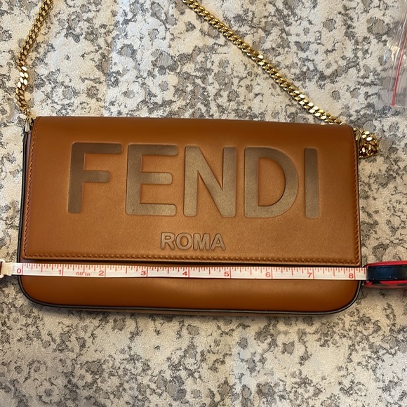 Fendi - Picture 8 of 11